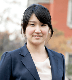 山岸佳奈